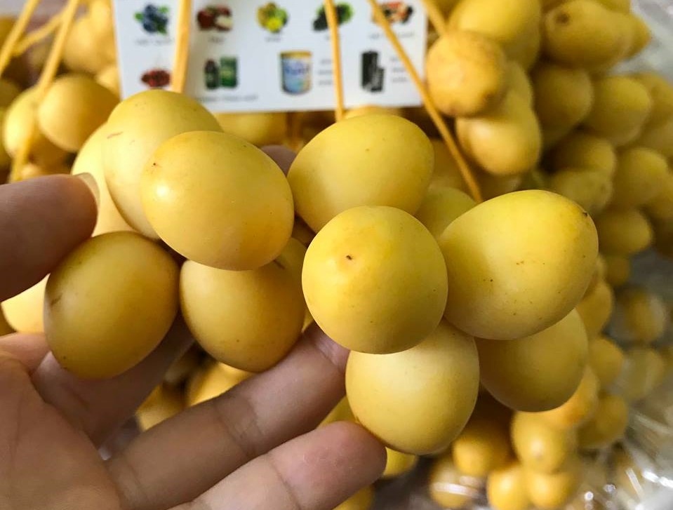 Loại trái cây vàng óng nhập khẩu “gây sốt” chợ Việt